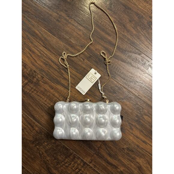 Urban Expressions Waverly Clasp Clutch Purse Ivory Evening Bag - Picture 1 of 7
